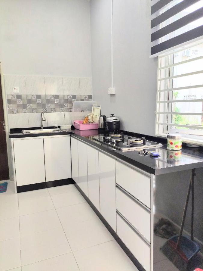 Private Pool Cassa Dinies, Wifi , Bbq,10 Pax Villa Rantau Panjang Kültér fotó