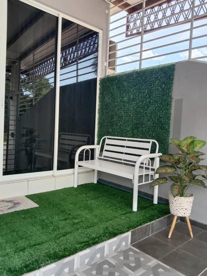 Private Pool Cassa Dinies, Wifi , Bbq,10 Pax Villa Rantau Panjang Kültér fotó