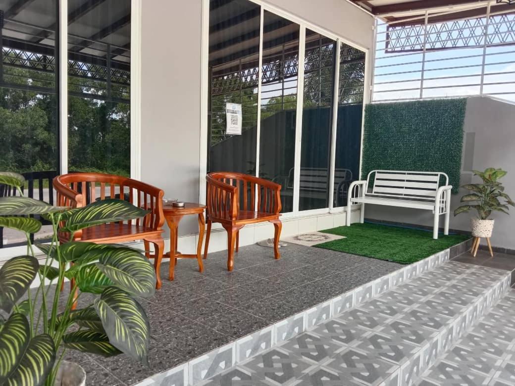 Private Pool Cassa Dinies, Wifi , Bbq,10 Pax Villa Rantau Panjang Kültér fotó