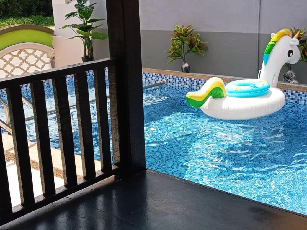 Private Pool Cassa Dinies, Wifi , Bbq,10 Pax Villa Rantau Panjang Kültér fotó