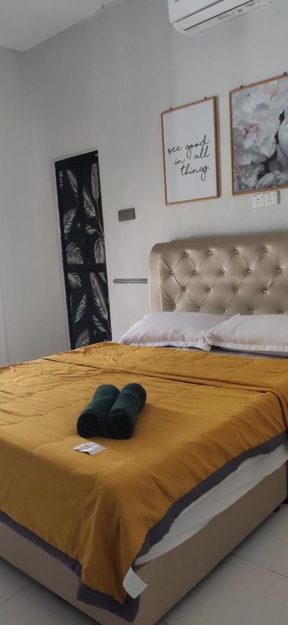 Private Pool Cassa Dinies, Wifi , Bbq,10 Pax Villa Rantau Panjang Kültér fotó